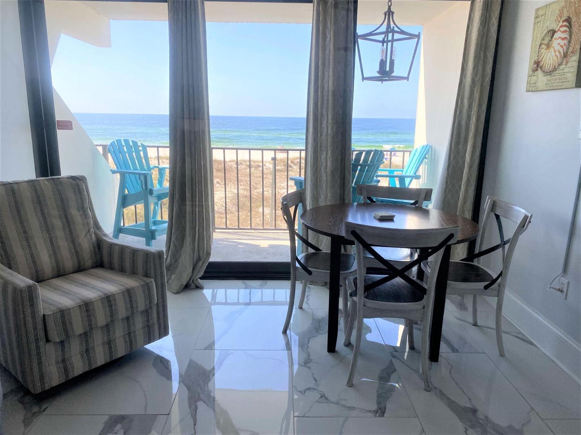 Island Winds East 202 By Albvr - Beautifully Renovated Beachfront Condo & Steps Away From Hangout & More! Gulf Shores Buitenkant foto