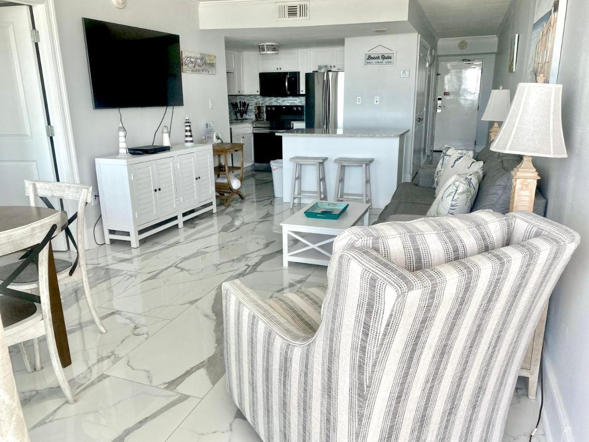 Island Winds East 202 By Albvr - Beautifully Renovated Beachfront Condo & Steps Away From Hangout & More! Gulf Shores Buitenkant foto