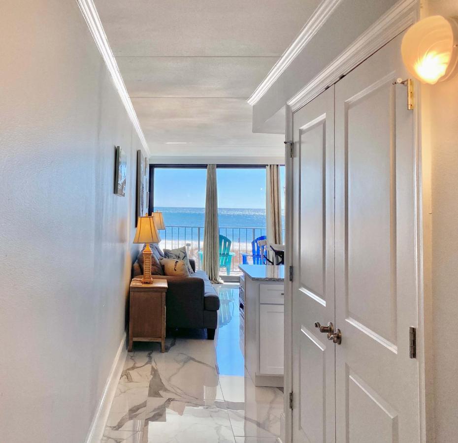 Island Winds East 202 By Albvr - Beautifully Renovated Beachfront Condo & Steps Away From Hangout & More! Gulf Shores Buitenkant foto